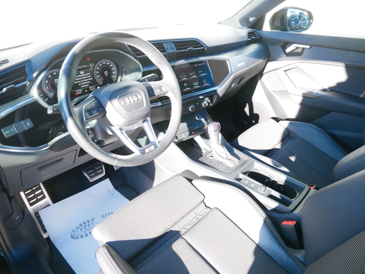 Fahrzeugabbildung Audi Q3 40 2.0 TFSI quattro S-Line NEU56T AHK Kamera