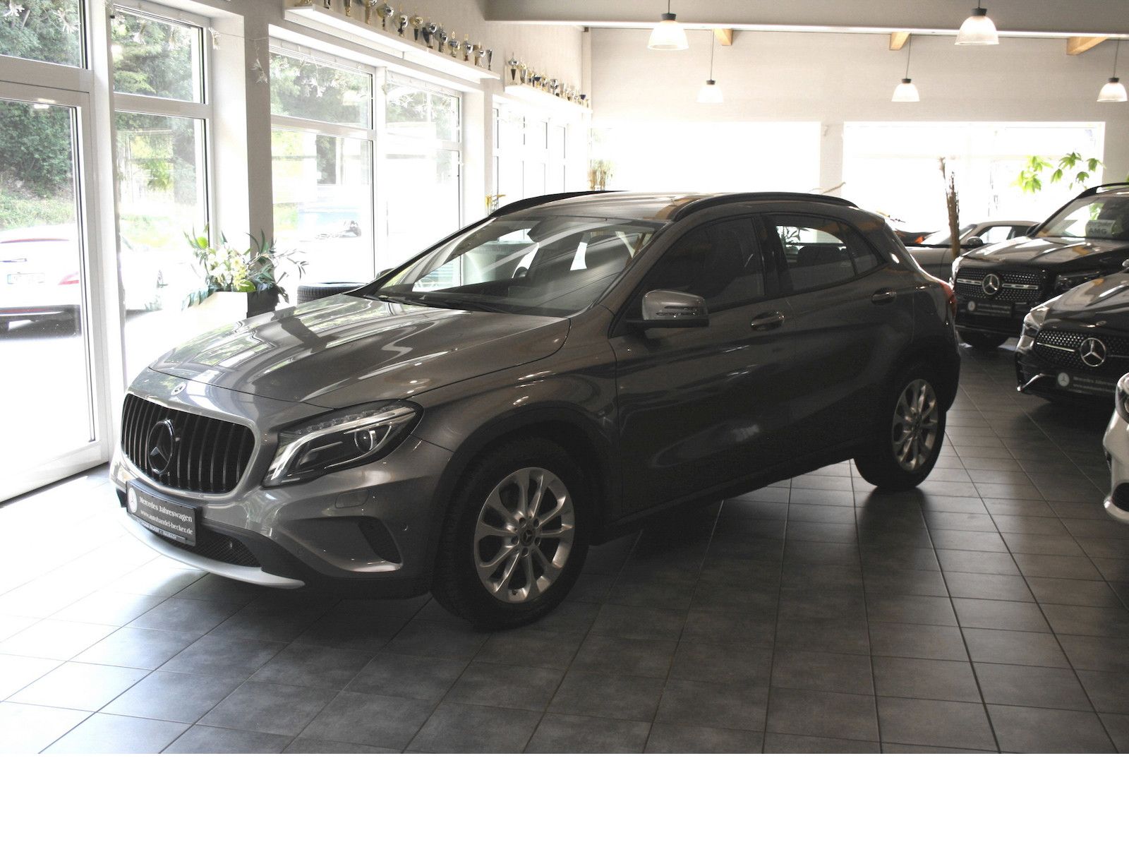 Fahrzeugabbildung Mercedes-Benz GLA 200 d Style *Bi-Xenon*AHK*Euro6*PTS*Navi