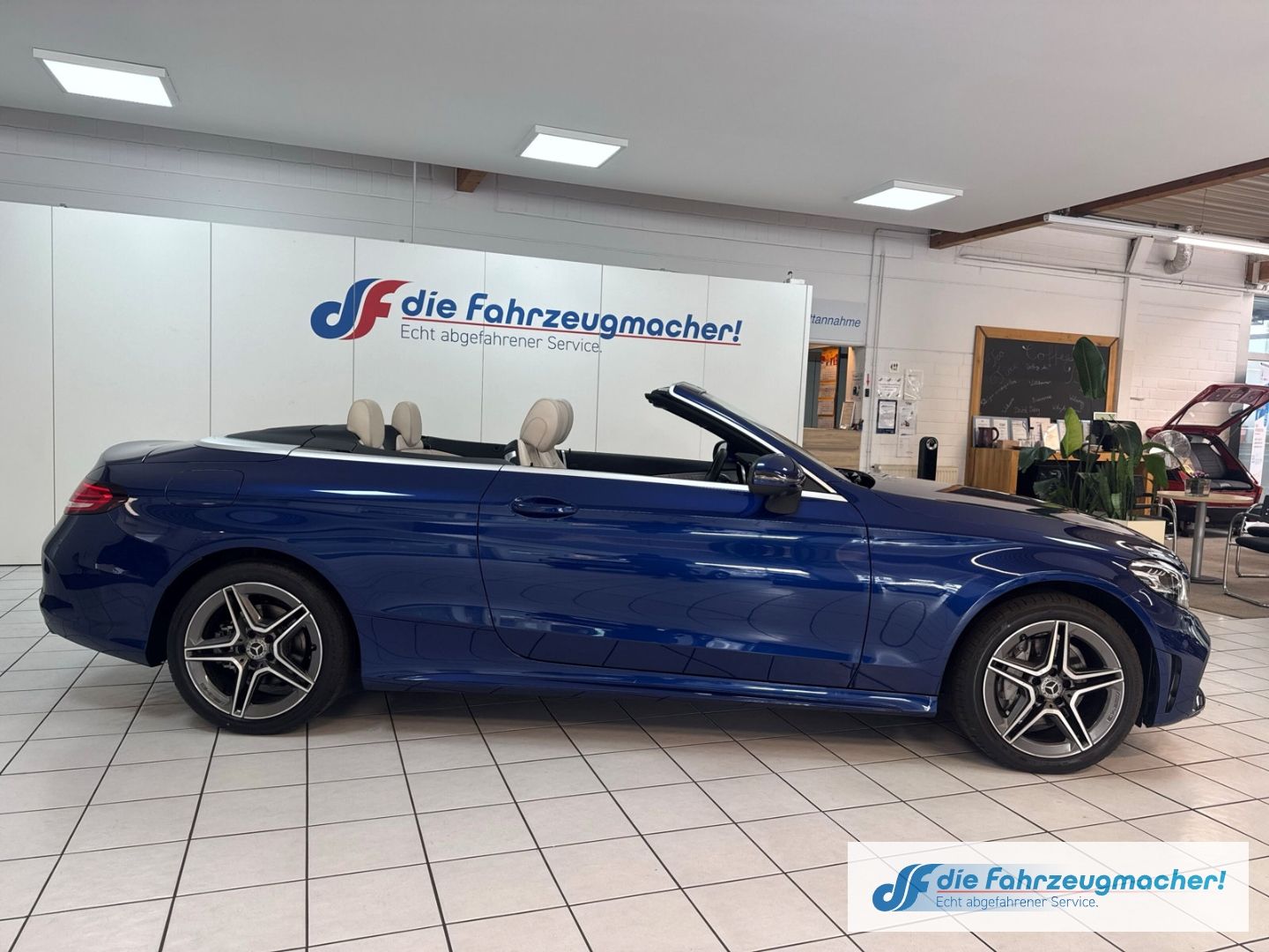 Fahrzeugabbildung Mercedes-Benz C 200 Cabrio 4Matic Sportpaket AMG LED Leder Mem
