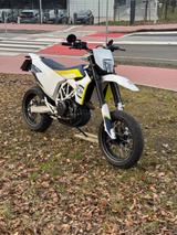 Husqvarna 701 Supermoto (2018)  - HUSQVARNA 701 SUPERMOTO