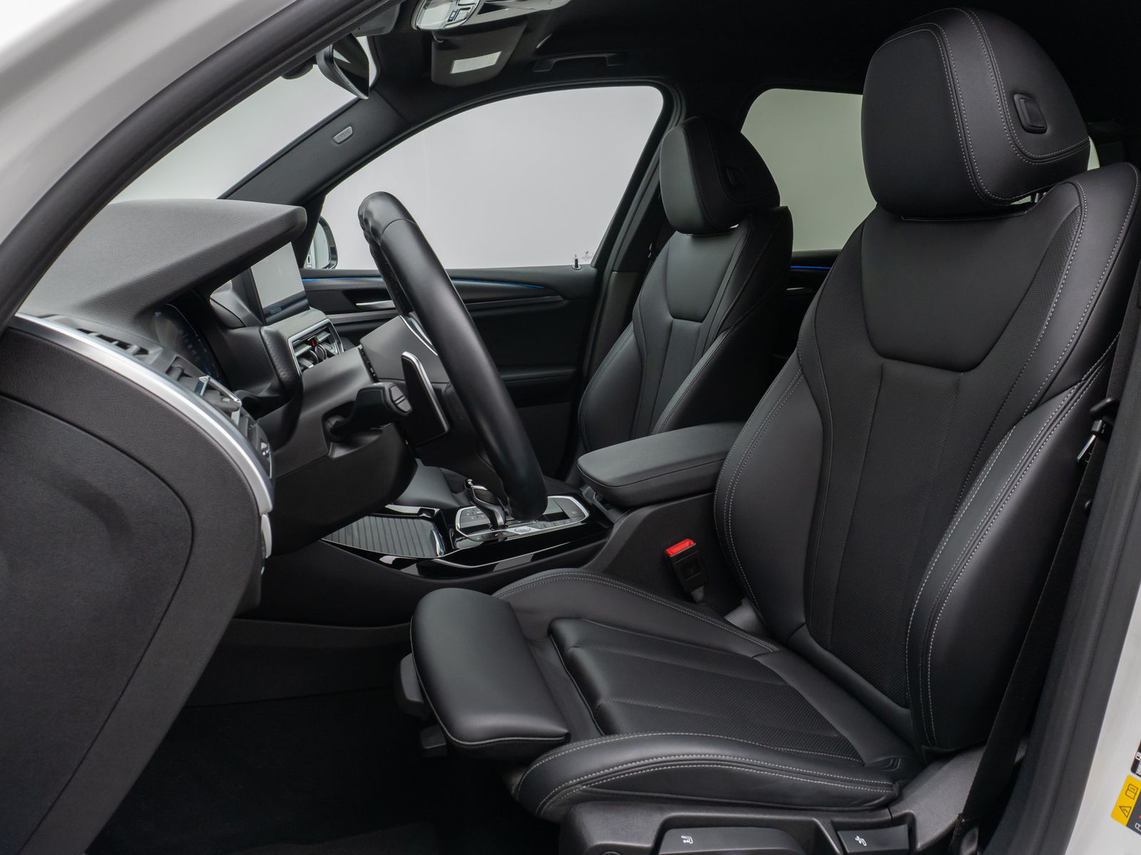 Fahrzeugabbildung BMW X3 xD30e M Sport Kamera DAB HiFi Fernlichtassist