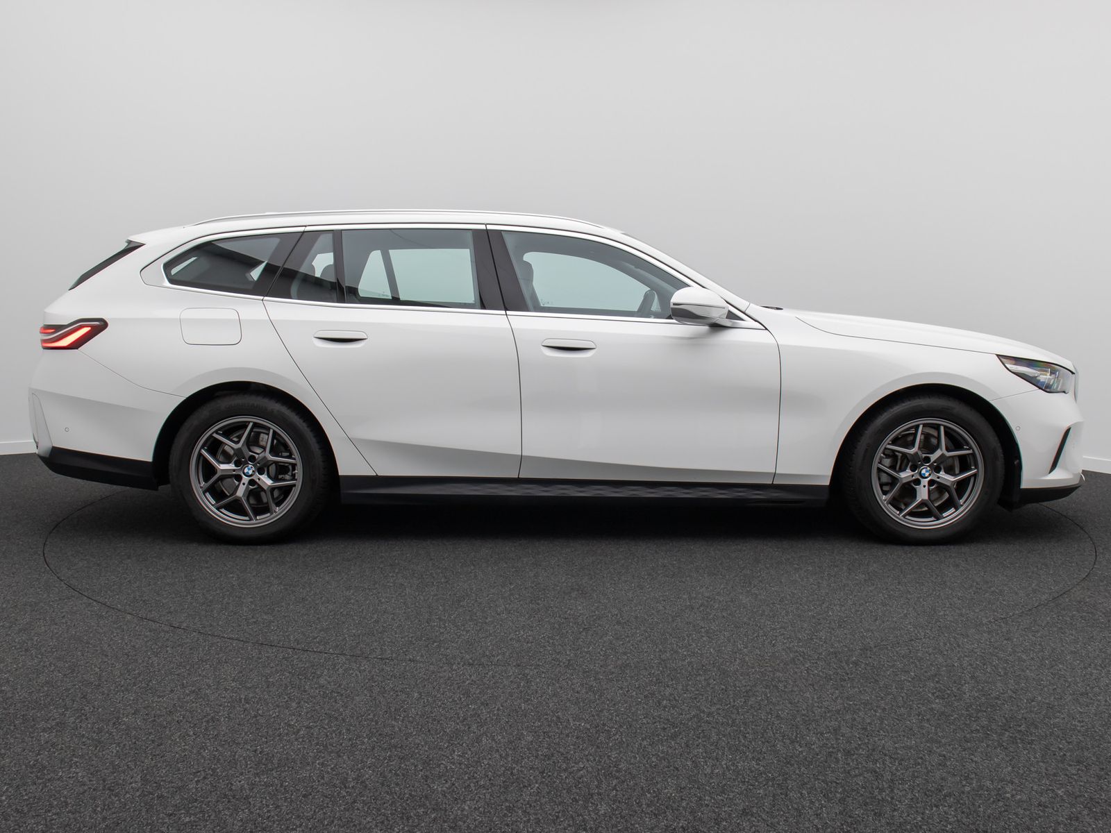 Fahrzeugabbildung BMW 520d Kamera DAB Leder LED Alarm Sport 18Zoll