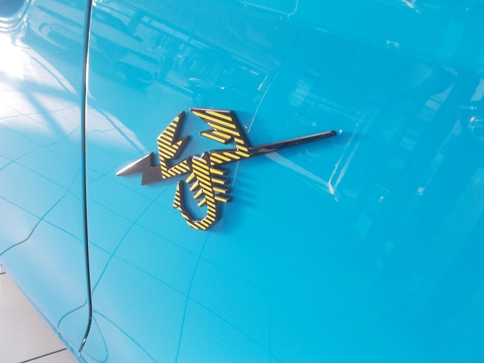 Fahrzeugabbildung Abarth 500 e C Scorpionissima 42kWh