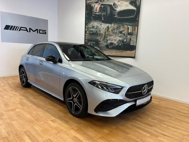 Mercedes-Benz A 250e AMG-Line Panorama Distronic Keyless Go