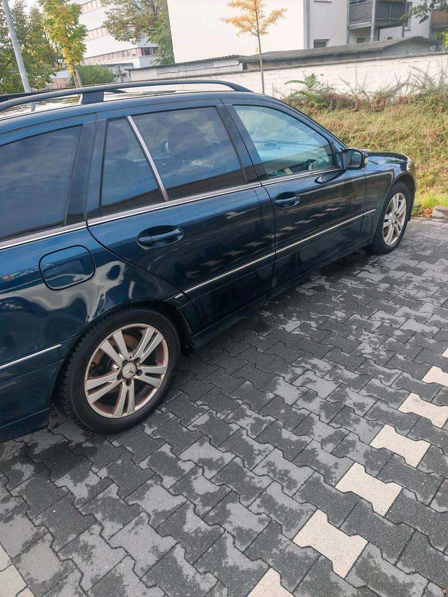 Mercedes-Benz C230 2004 — photo 7