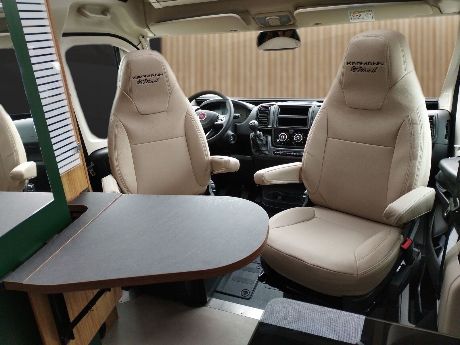 Fahrzeugabbildung Karmann Dexter DE 600 Concept Paket