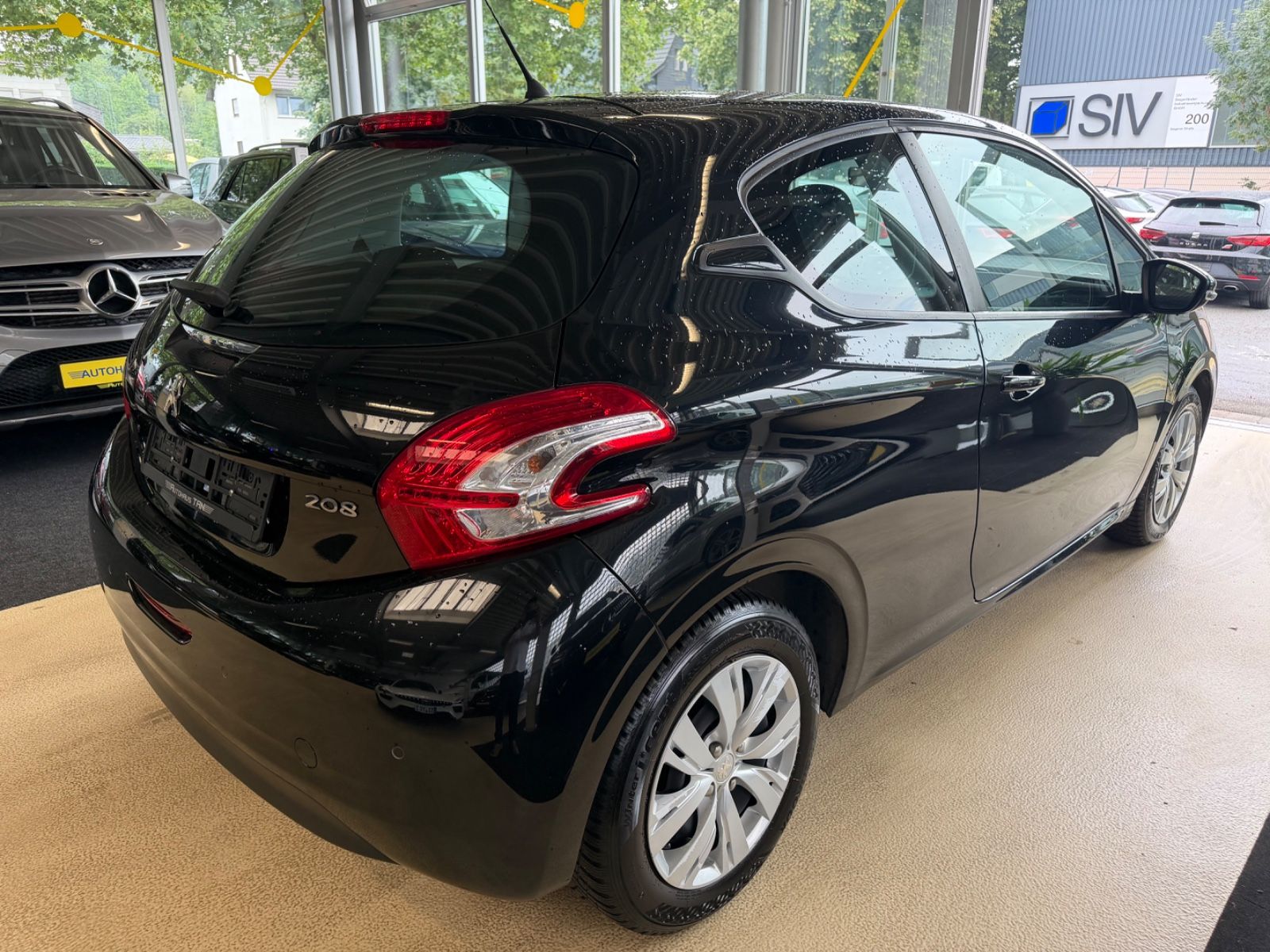 Fahrzeugabbildung Peugeot 208 Active