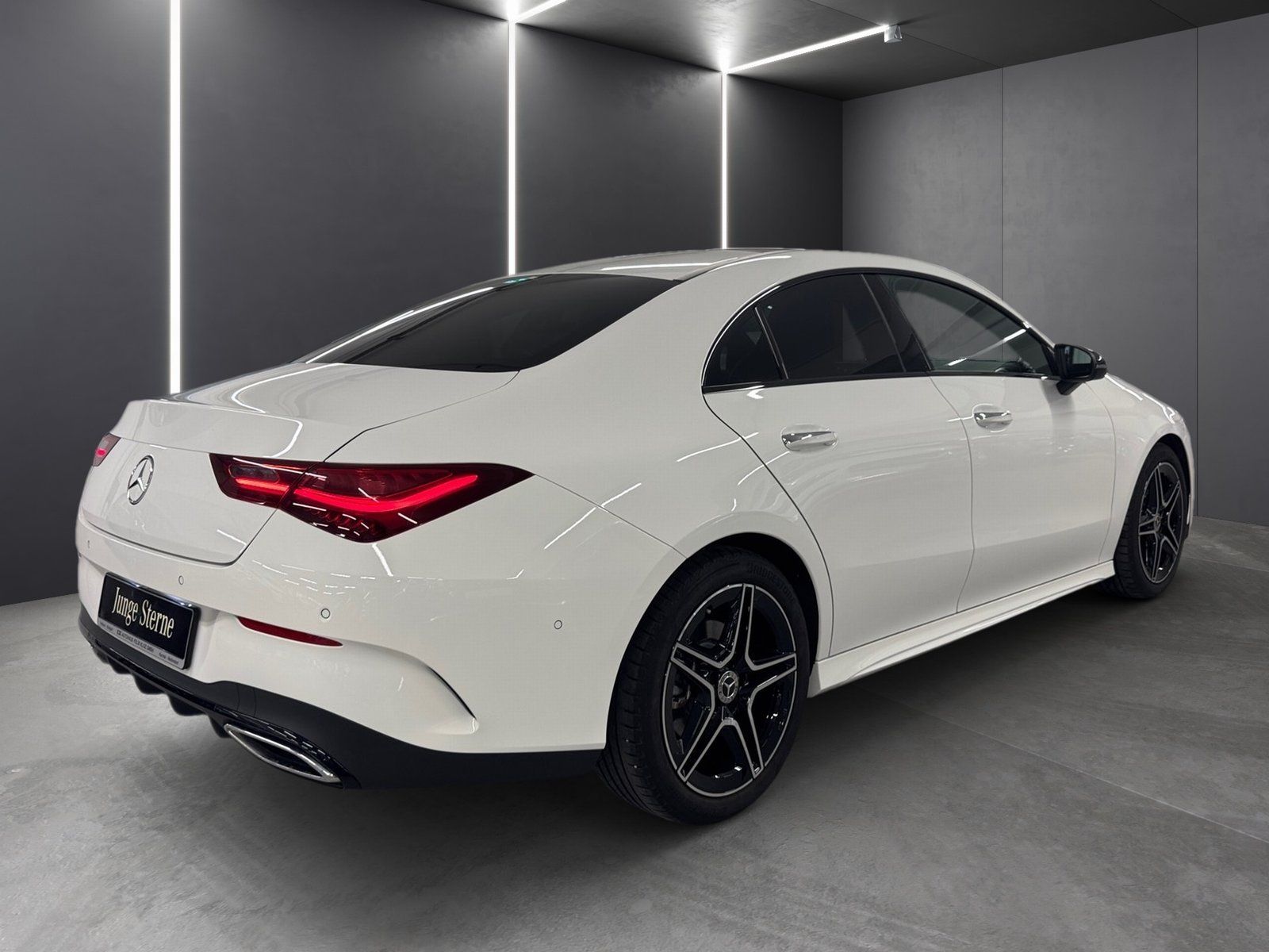Fahrzeugabbildung Mercedes-Benz CLA 200 AMG Plus*Night*Pano*Distr*AHK*Totwin*HUD