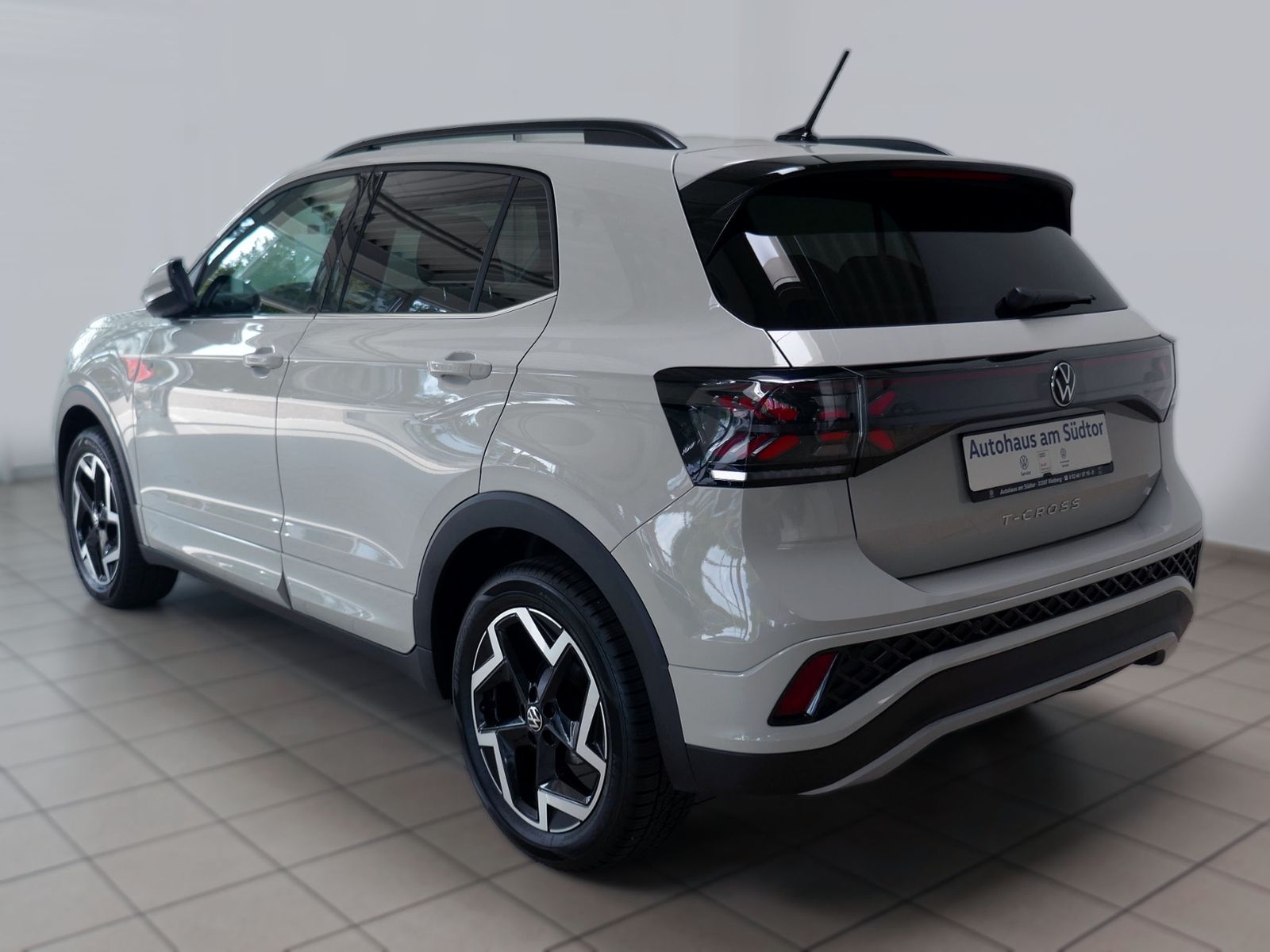 Fahrzeugabbildung Volkswagen T-Cross R-Line 1.0 TSI | LED PDC ACC Navi App