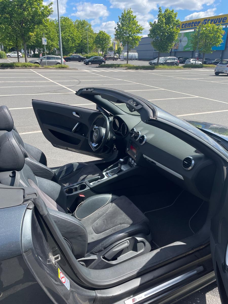 Audi TT Roadster 2.0 TFSI S tronic -