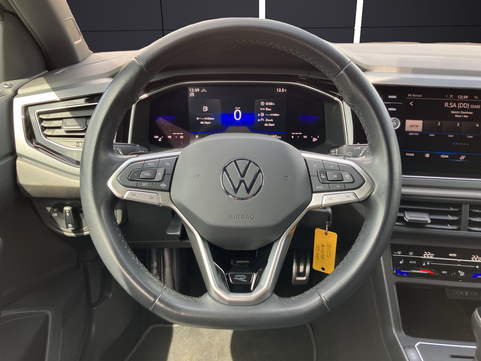 Fahrzeugabbildung Volkswagen Polo TSI R-line DSG Matrix AID RFK SH LM