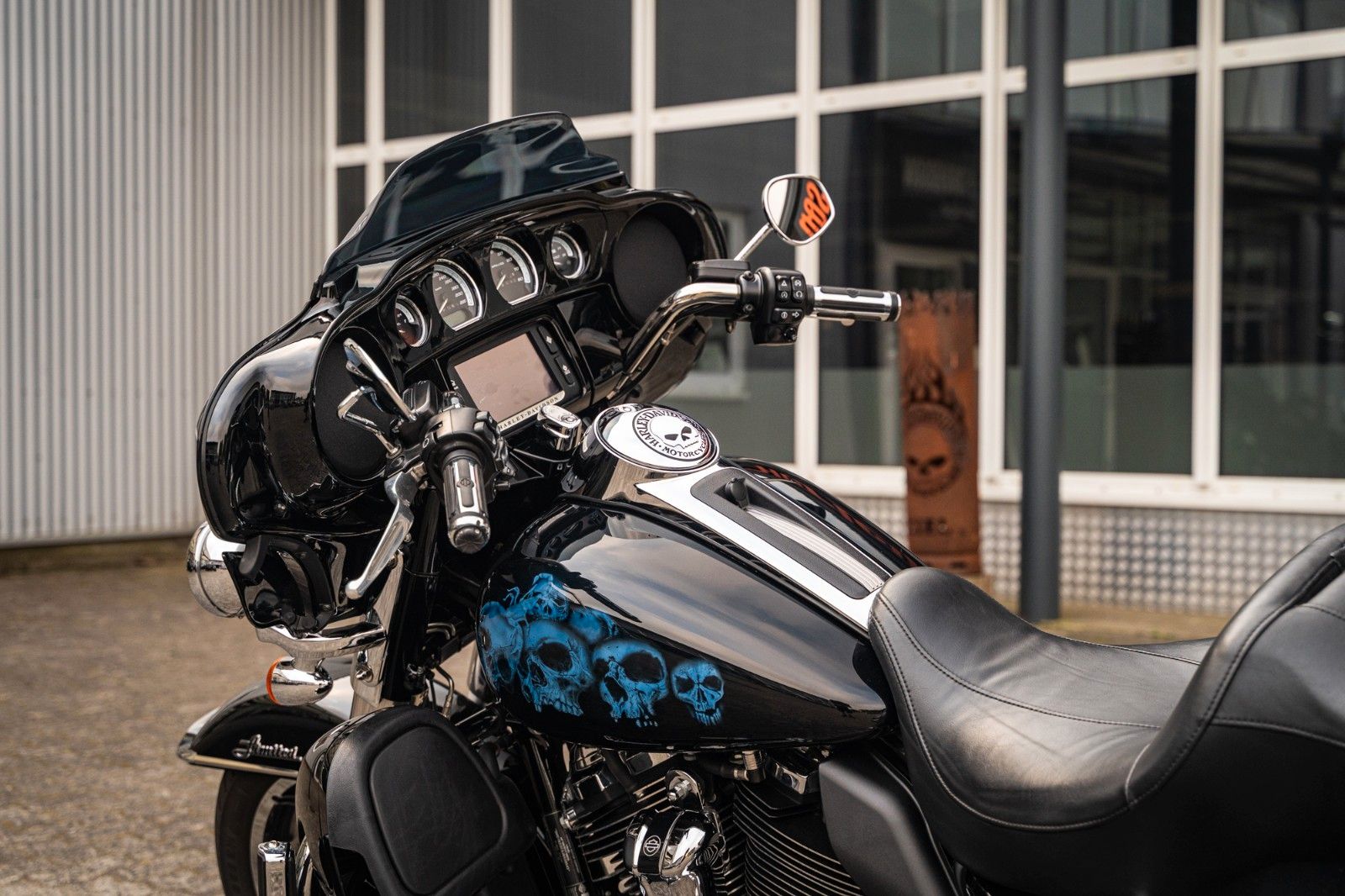 Fahrzeugabbildung Harley-Davidson FLHTK E-Glide Ultra Limited - Jekill -