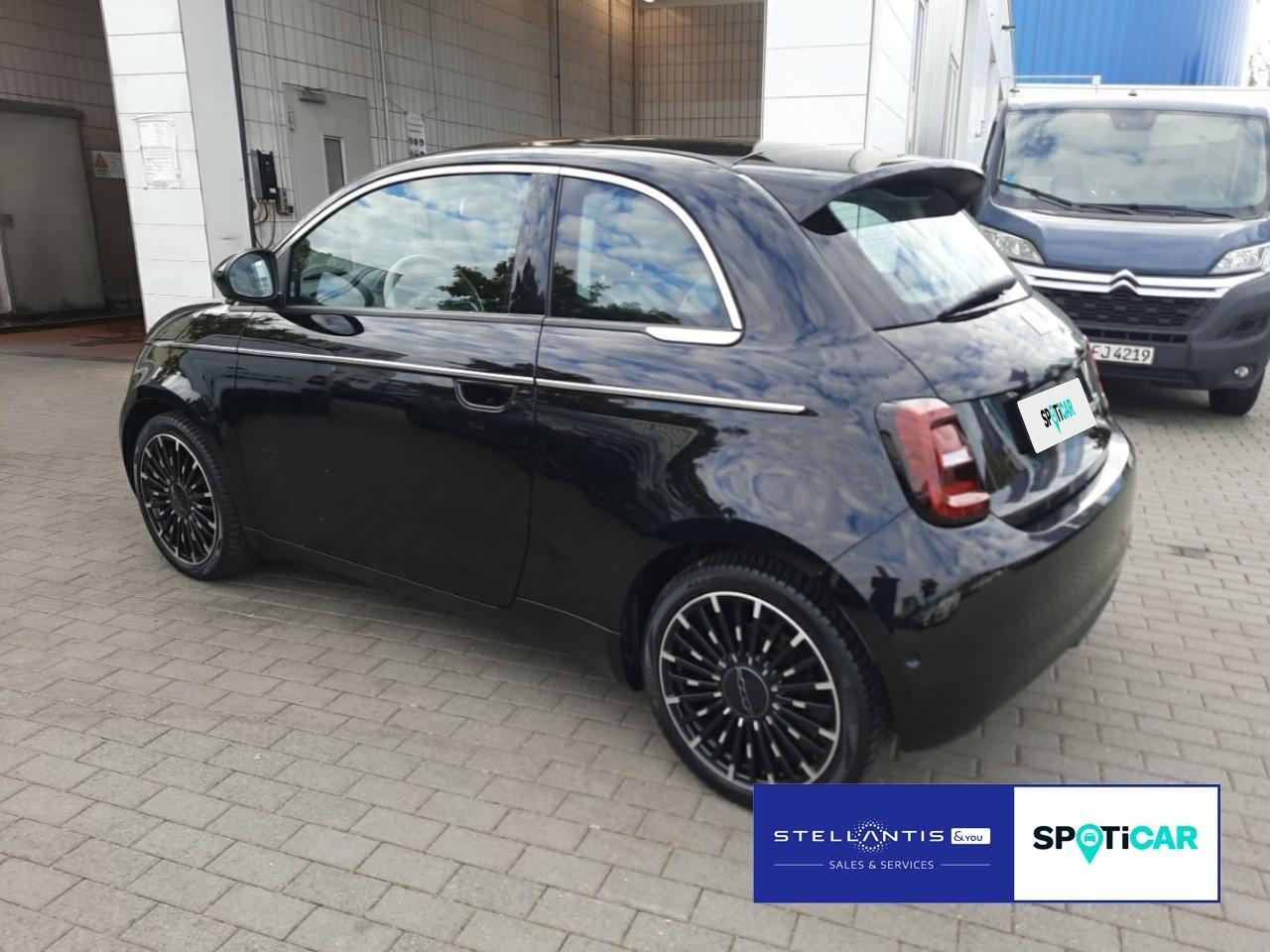Fiat 500e La Prima Pano Navi SHZ