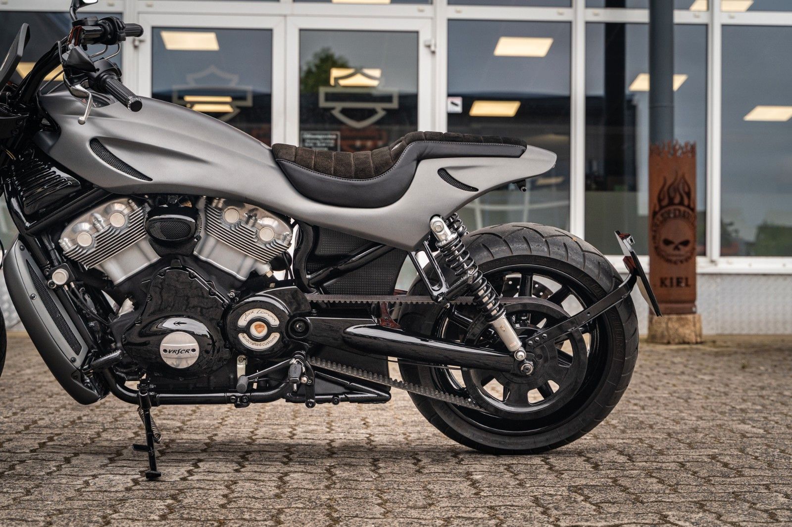 Fahrzeugabbildung Harley-Davidson VRSCR Street-Rod - Jack Lomaxx Custom Umbau