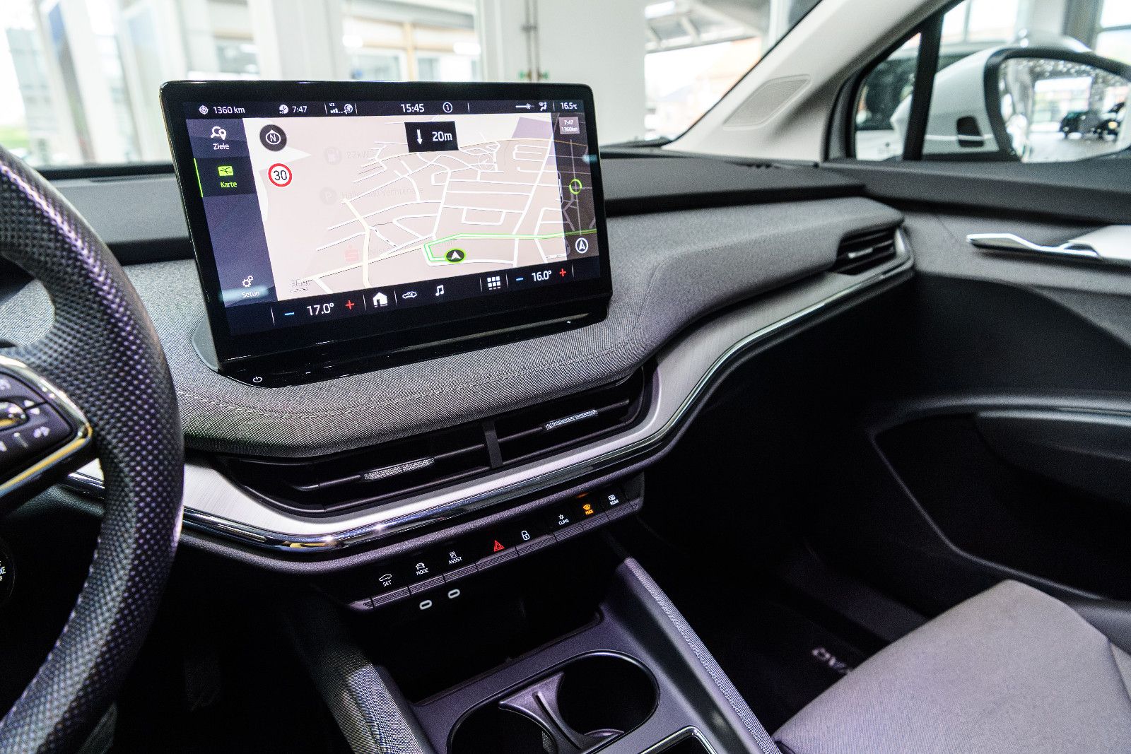 Fahrzeugabbildung SKODA Enyaq 80 +ACC +LED +CARPLAY