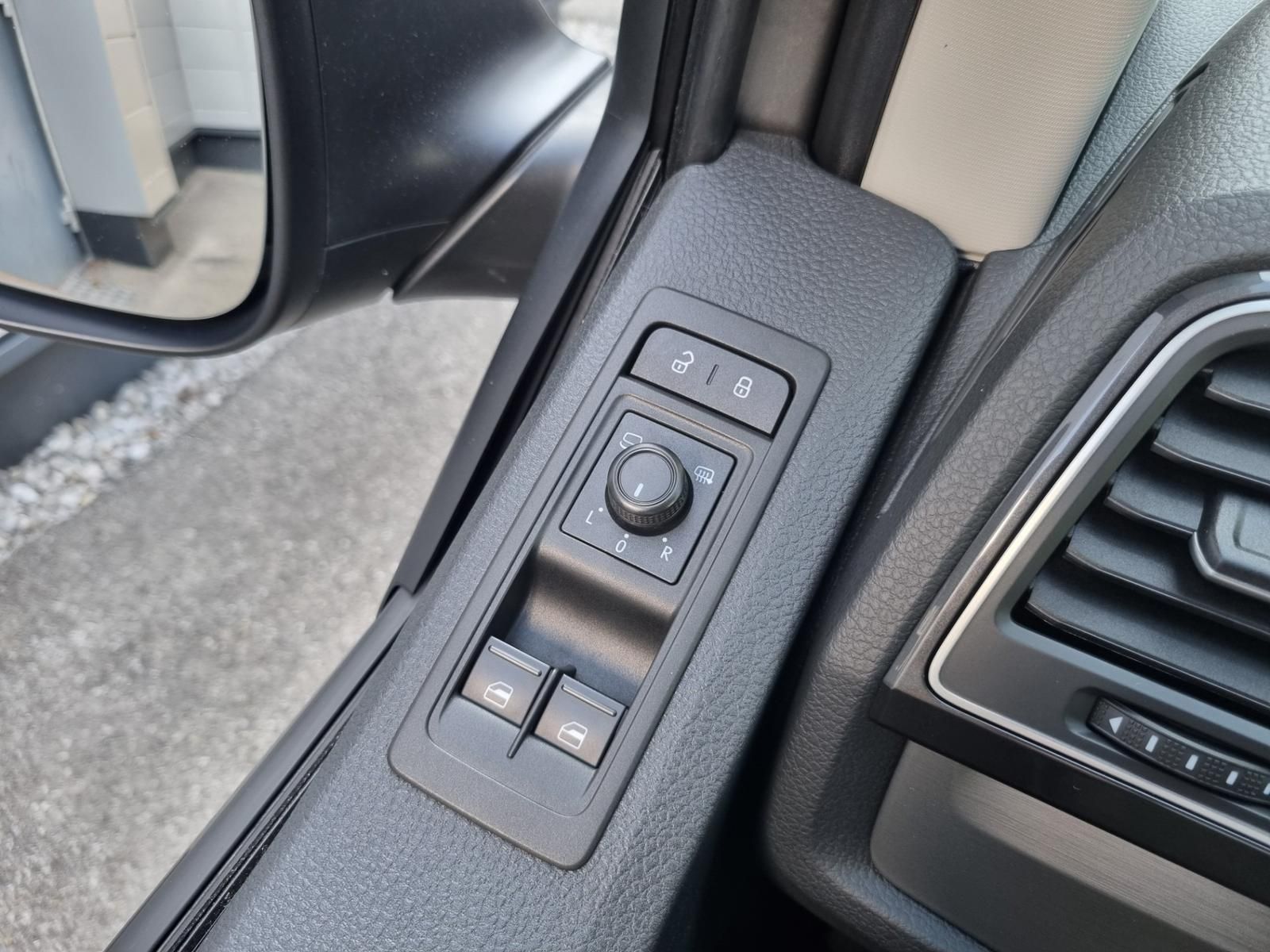 Volkswagen T6 2.0 TDI Multivan Trendline foto 24