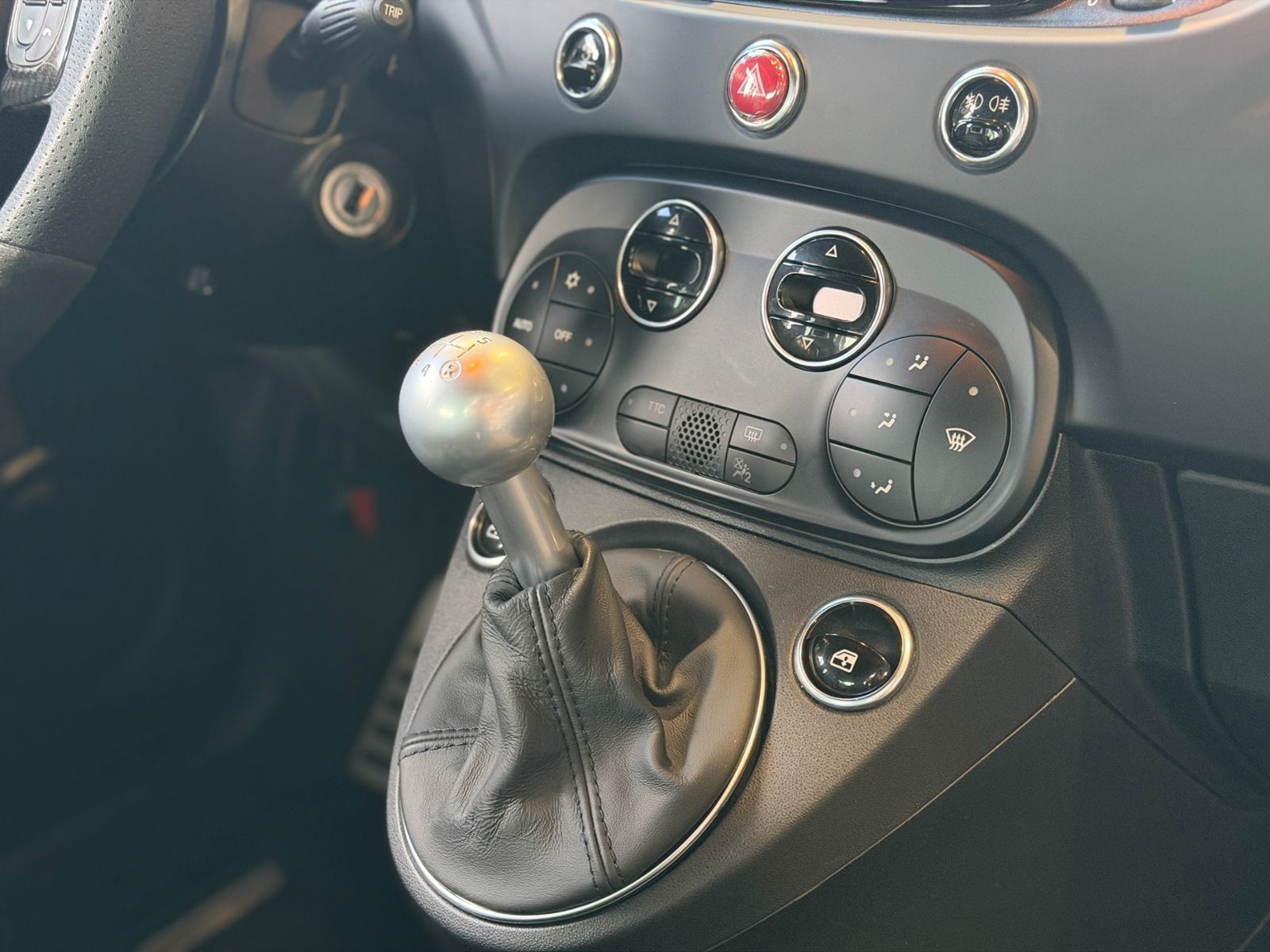 Fahrzeugabbildung Abarth 695C Turismo BEATS KLIMA NAV