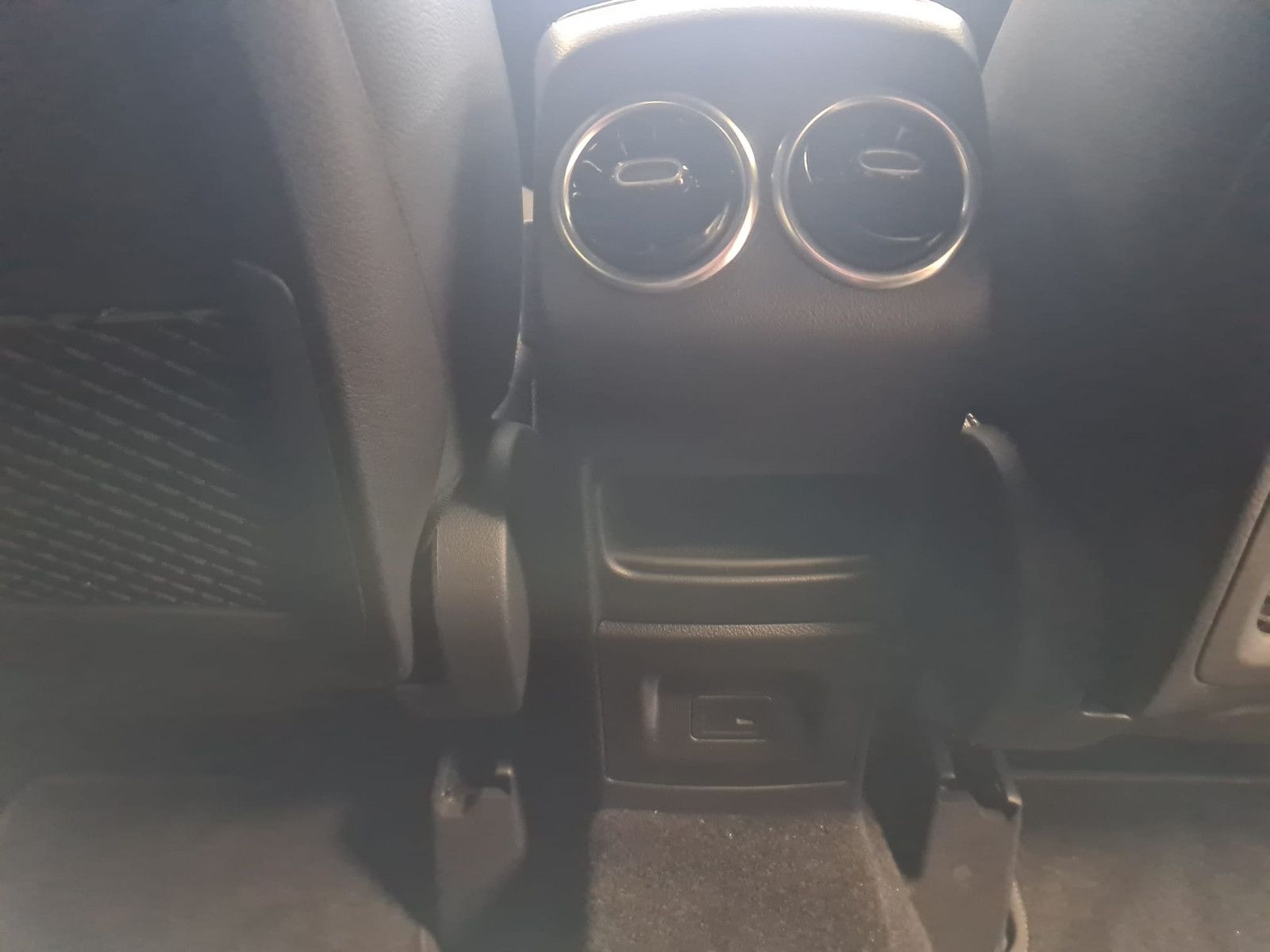 Fahrzeugabbildung Mercedes-Benz B 200 / KAMERA / NAVI / LED / AUTOMATIK