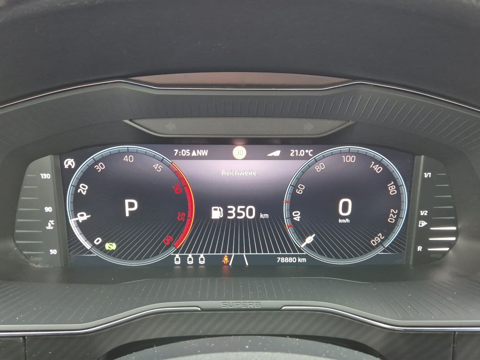 Fahrzeugabbildung SKODA Superb Combi TDI Sportline DSG 4x4 Matrix AHK Na