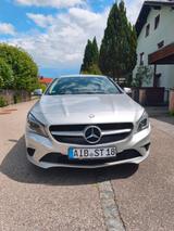 Mercedes-Benz CLA 250 DCT  - silberne Mercedes-Benz CLA 250
