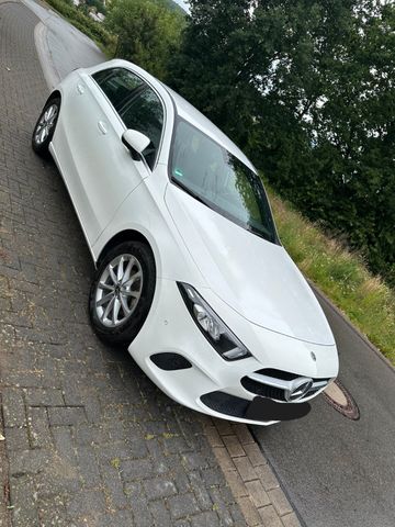 MERCEDES-BENZ A 180 | EZ 12/2021 | 21.000 km | Top Zustand |