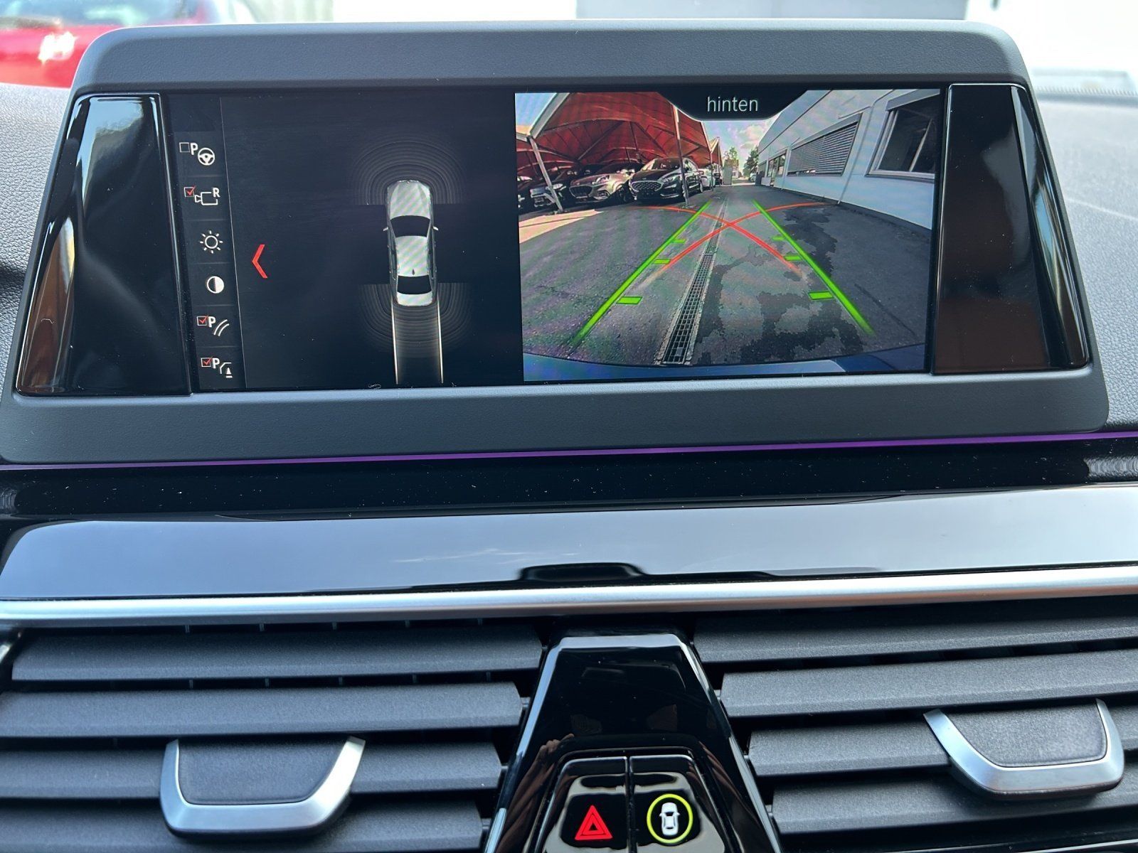 Fahrzeugabbildung BMW 530i Limousine Aut./KAMERA/LED/HUD/LEDER/