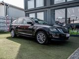 Skoda Octavia 2.0 CLEVER DSG|AHK|LED|NAVI|SHZ|SPURH.| - Skoda Octavia in Wiesbaden