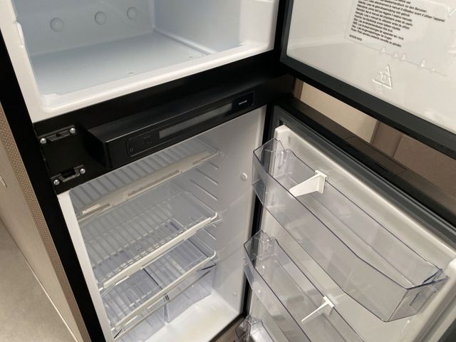 Etrusco A7300 DB Chassis Design Alu Rahmenfenster