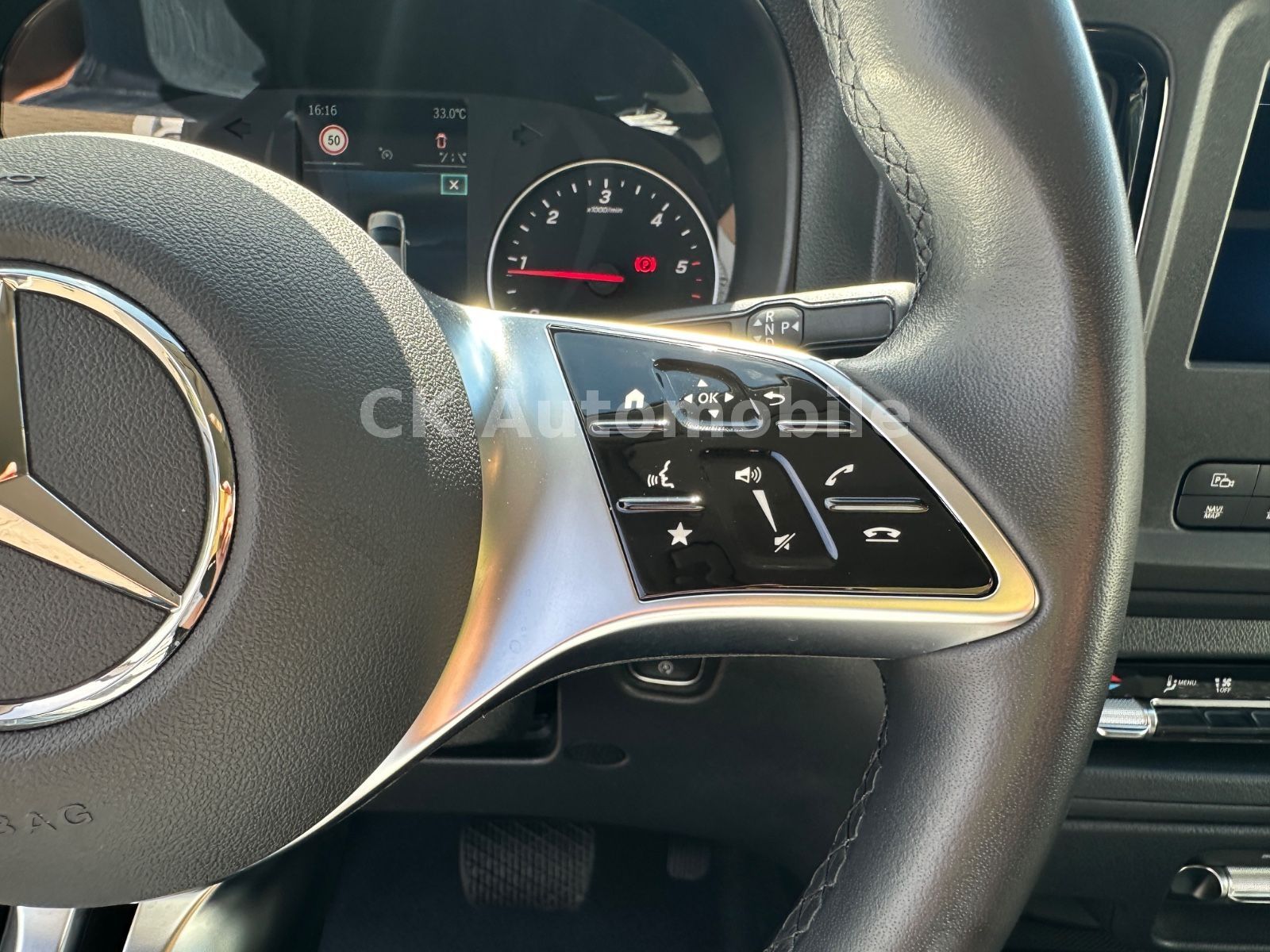 Fahrzeugabbildung Mercedes-Benz Vito Tourer 119 PRO lang/9 Sitze/Navi/LED/Kamera