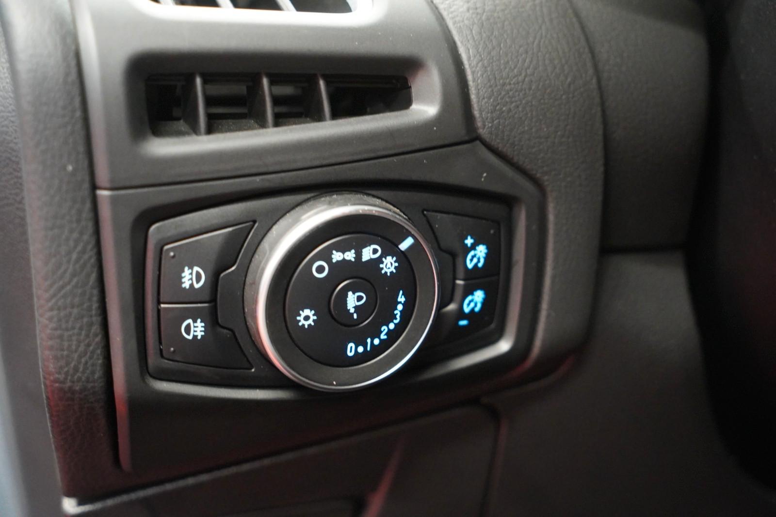 Ford Focus ST 2.0 Turbo Turnier Recaro*Unfallfrei*