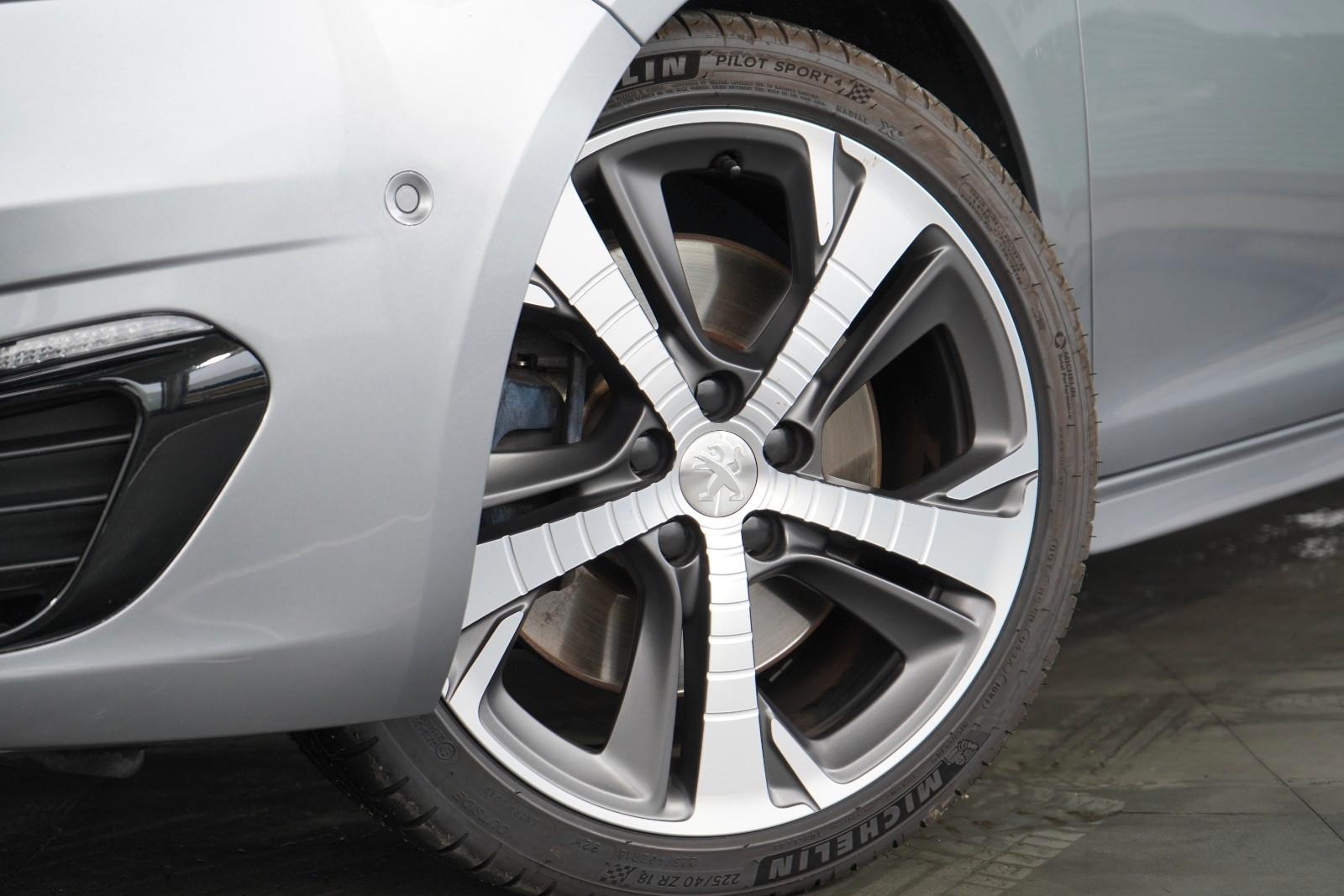 Peugeot 308 SW GT*1.Hand*Navi*Kamera*205 PS*Leder*