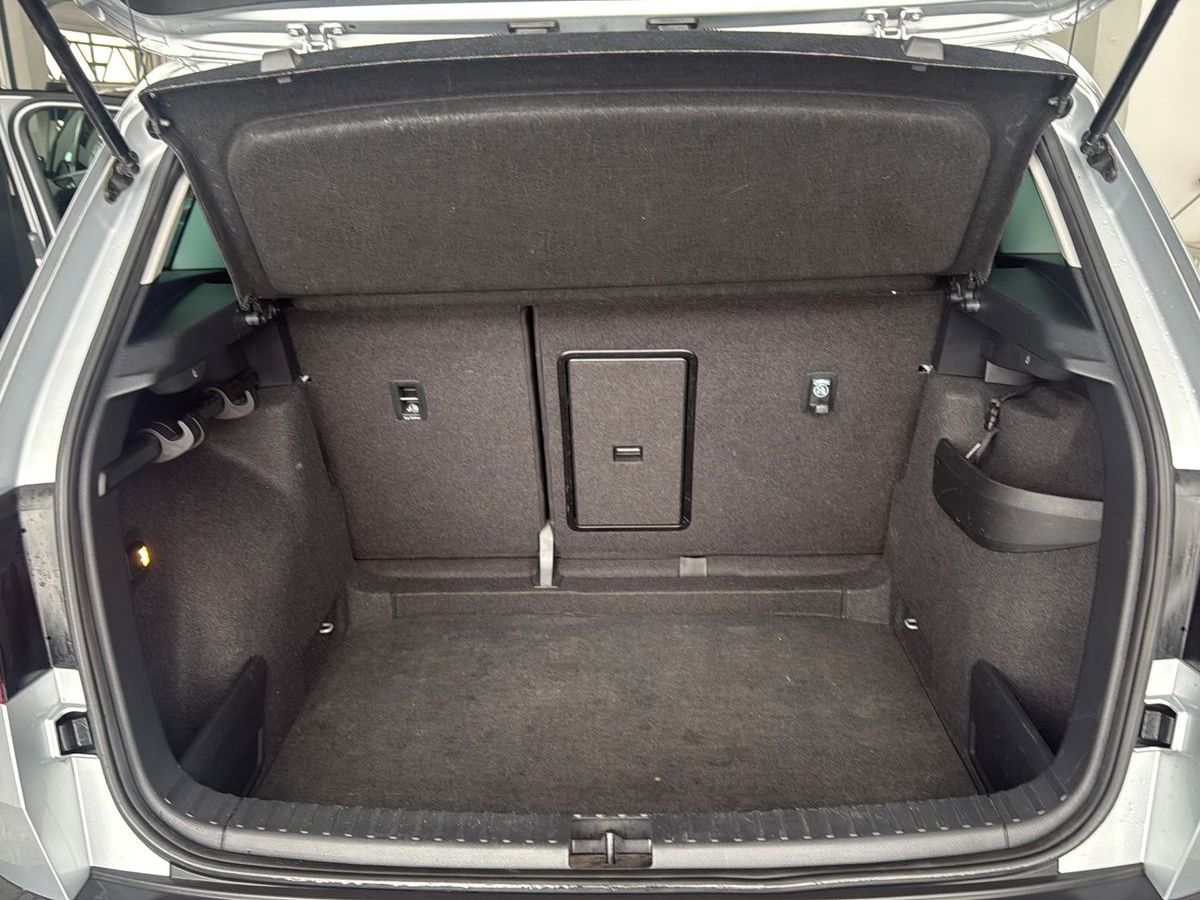 Fahrzeugabbildung SKODA Karoq Style/AHK / unfallfrei