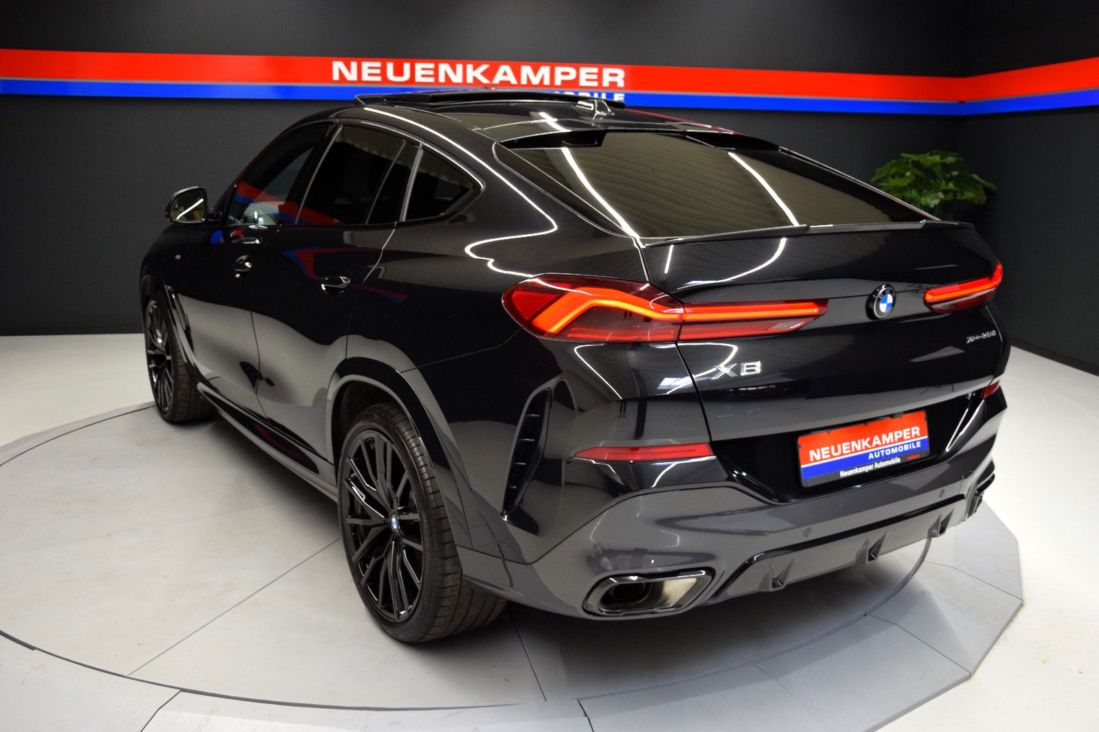 Fahrzeugabbildung BMW X6 30d xDrive M Sport Pro Facelift Pano h/k 360°