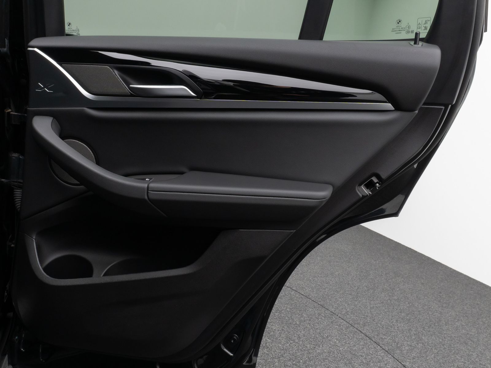 Fahrzeugabbildung BMW X3 xD30e Panorama Kamera HUD H/K Komfort Sport