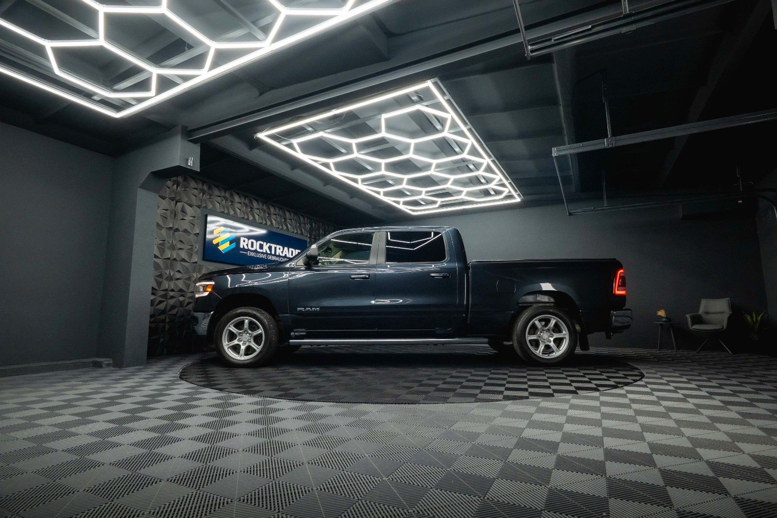 Fahrzeugabbildung Dodge RAM 5.7 V8 HEMI GEN 5 LONGBED MAXI *LED*6 Sitze*