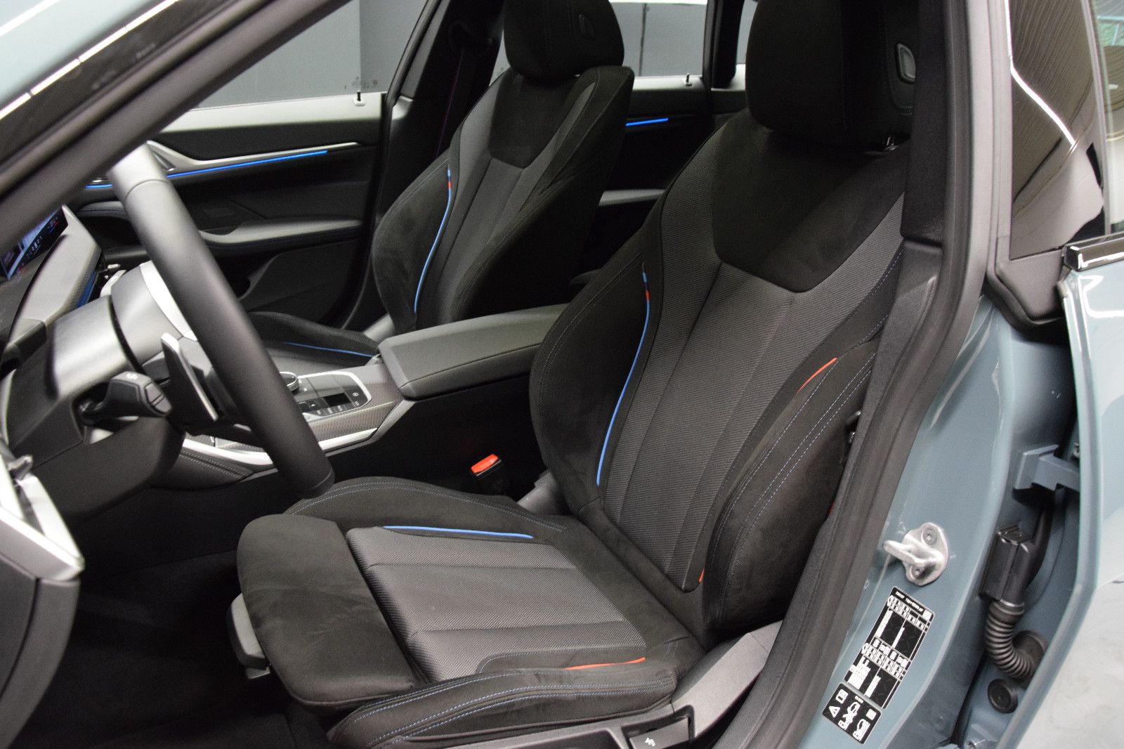 Fahrzeugabbildung BMW 420d xDrive MSport Pano HuD ACC Keyless 360° Amb