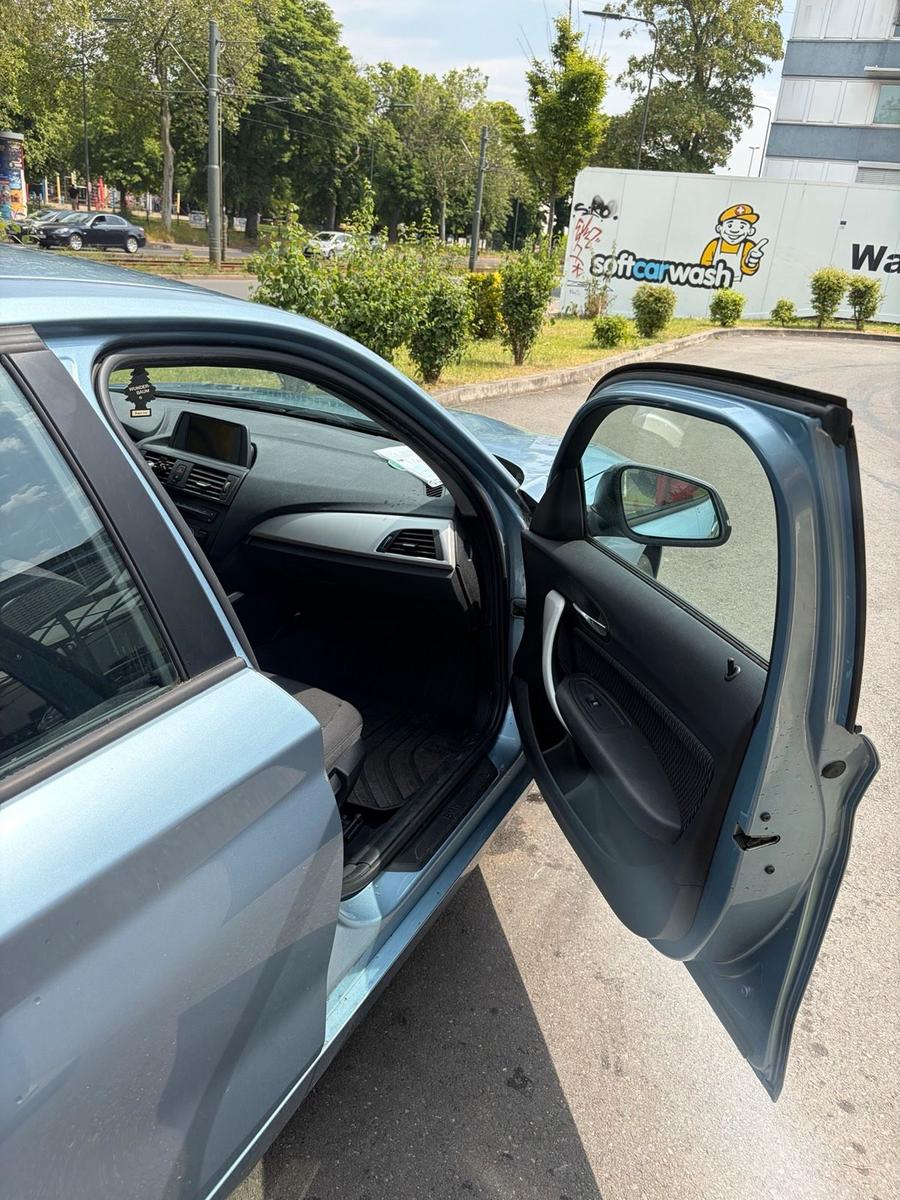BMW 116 2011 — photo 10