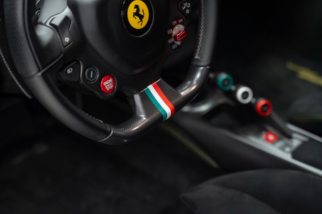 488 Pista Coupe YELLOW FULL CARBON FIBRE - Bild 25