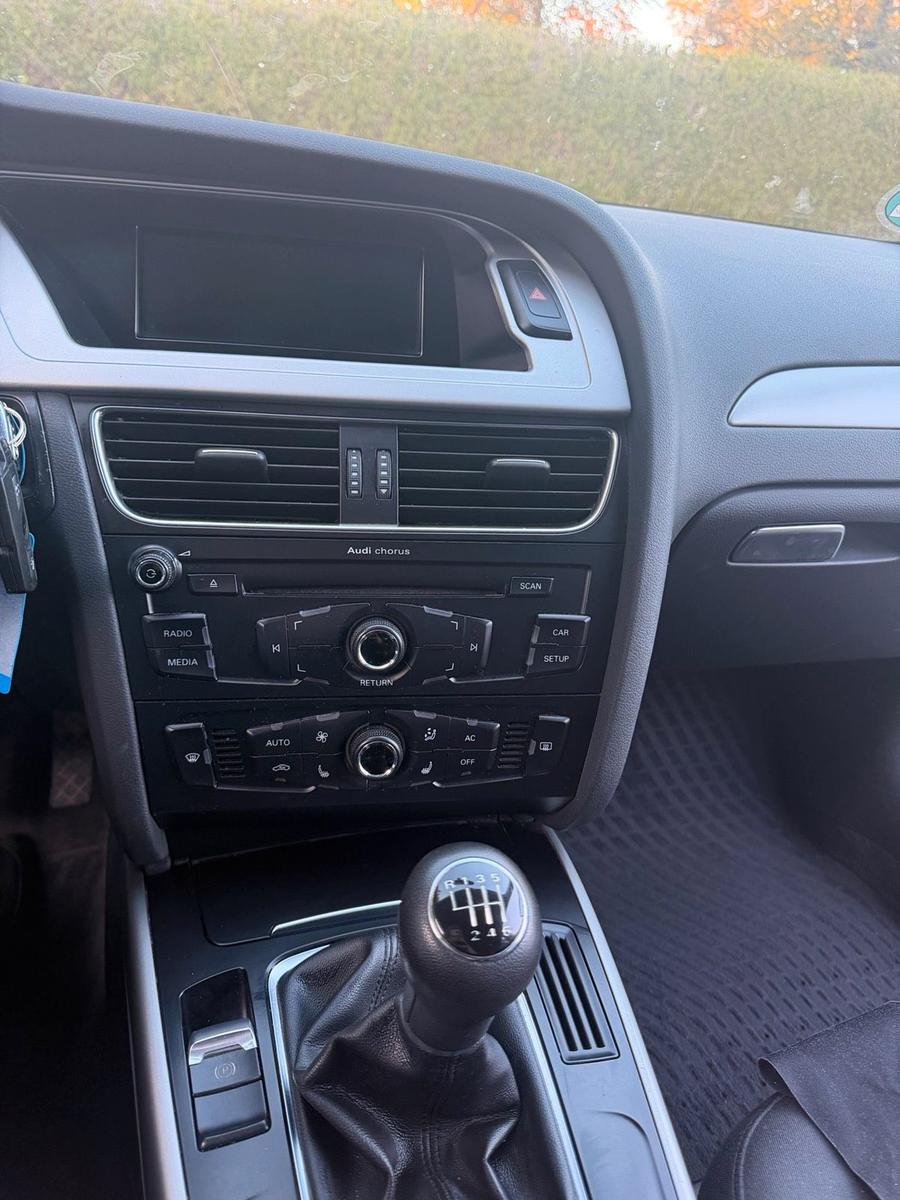 Audi A4 2009 — photo 10