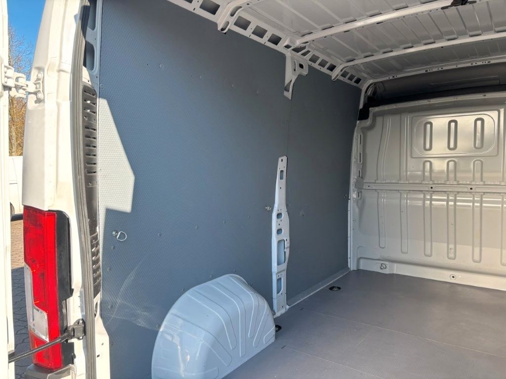 Fahrzeugabbildung Fiat Ducato Maxi35  L2H2 180