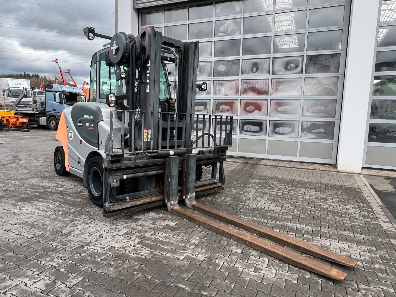 Fahrzeugabbildung Still RX70-80 / Duplex: 4.70m! / Zinkenversteller / SS