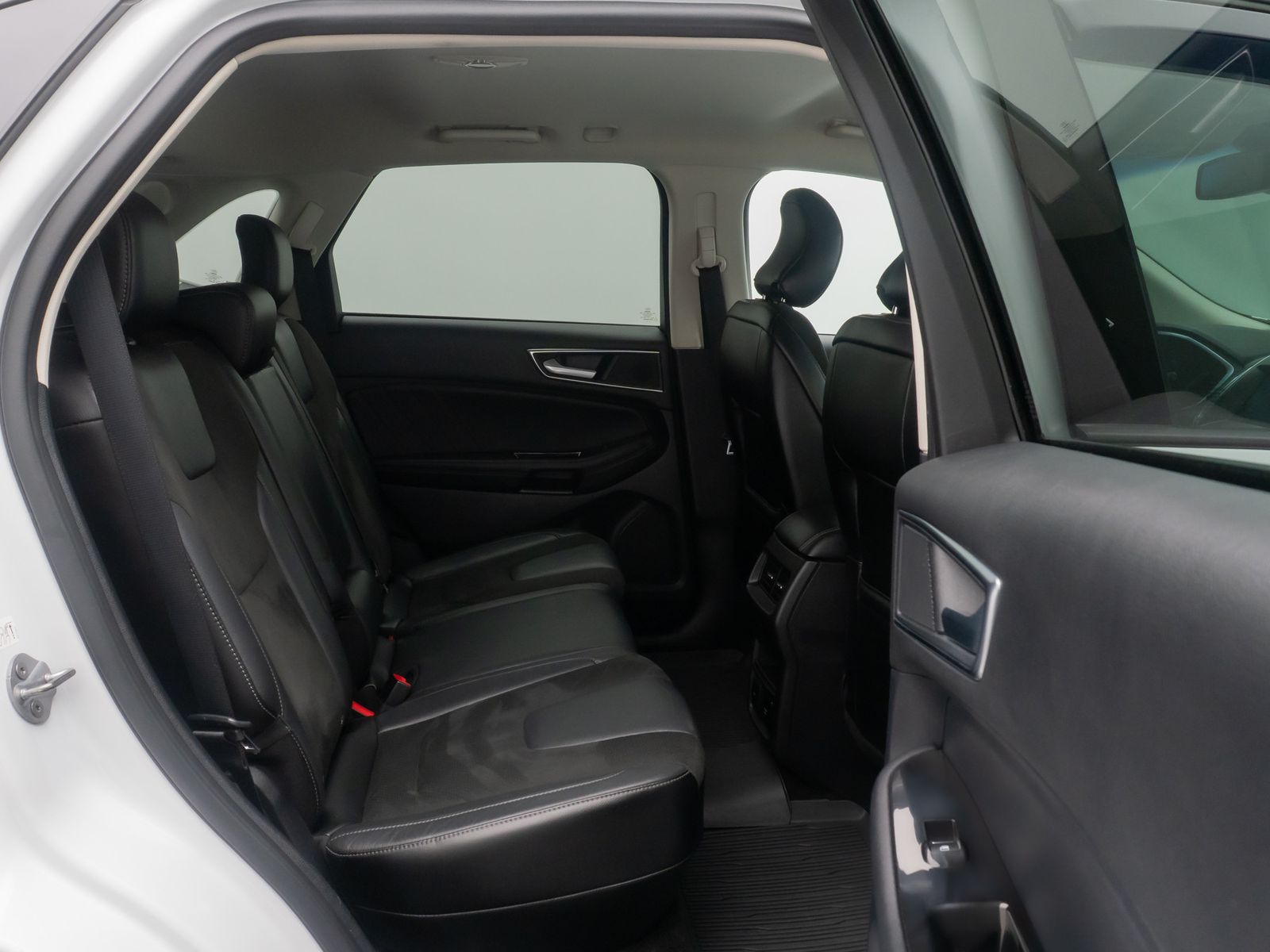 Fahrzeugabbildung Ford Edge ST-Line 4x4 Kamera HiFi Komfort Memory 20"