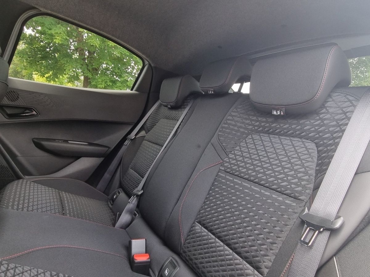 Fahrzeugabbildung Renault Clio Techno Full Hybrid E-Tech 160