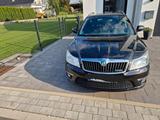 Skoda Octavia 2.0 TDI DSG RS Combi RS - Skoda Octavia aus 2012: RS