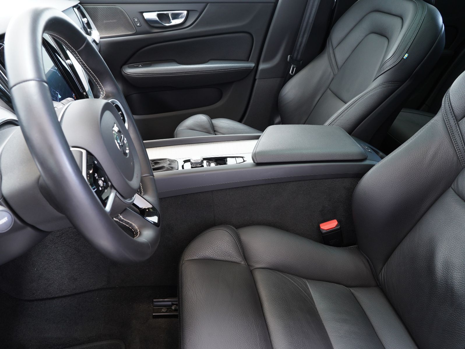 Fahrzeugabbildung Volvo V60 D4 AWD Inscription BLIS/INTELLISAFE/PANORAMA