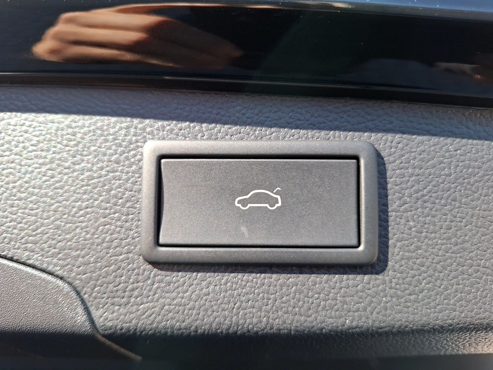Fahrzeugabbildung Volkswagen Passat Variant eTSI Business DSG LED Navi AID HU