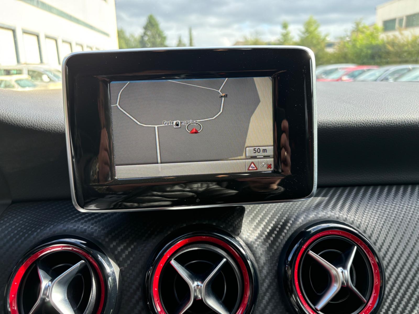 Mercedes-Benz A 250 AMG Line  Harman-Kardon Navi TÜV NEU
