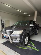 Toyota Hilux 3.0 D-4D aut.4WD 4p. DC Stylex - gebrauchte Toyota Hilux aus dem Jahr 2015