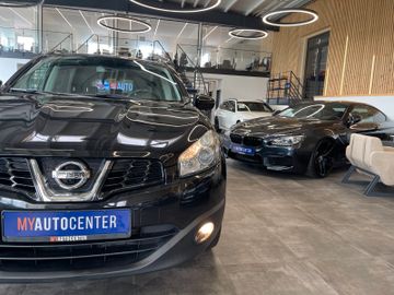 Nissan Qashqai 360 4X4 *PANORAMA*NAVI*TEILLEDER*
