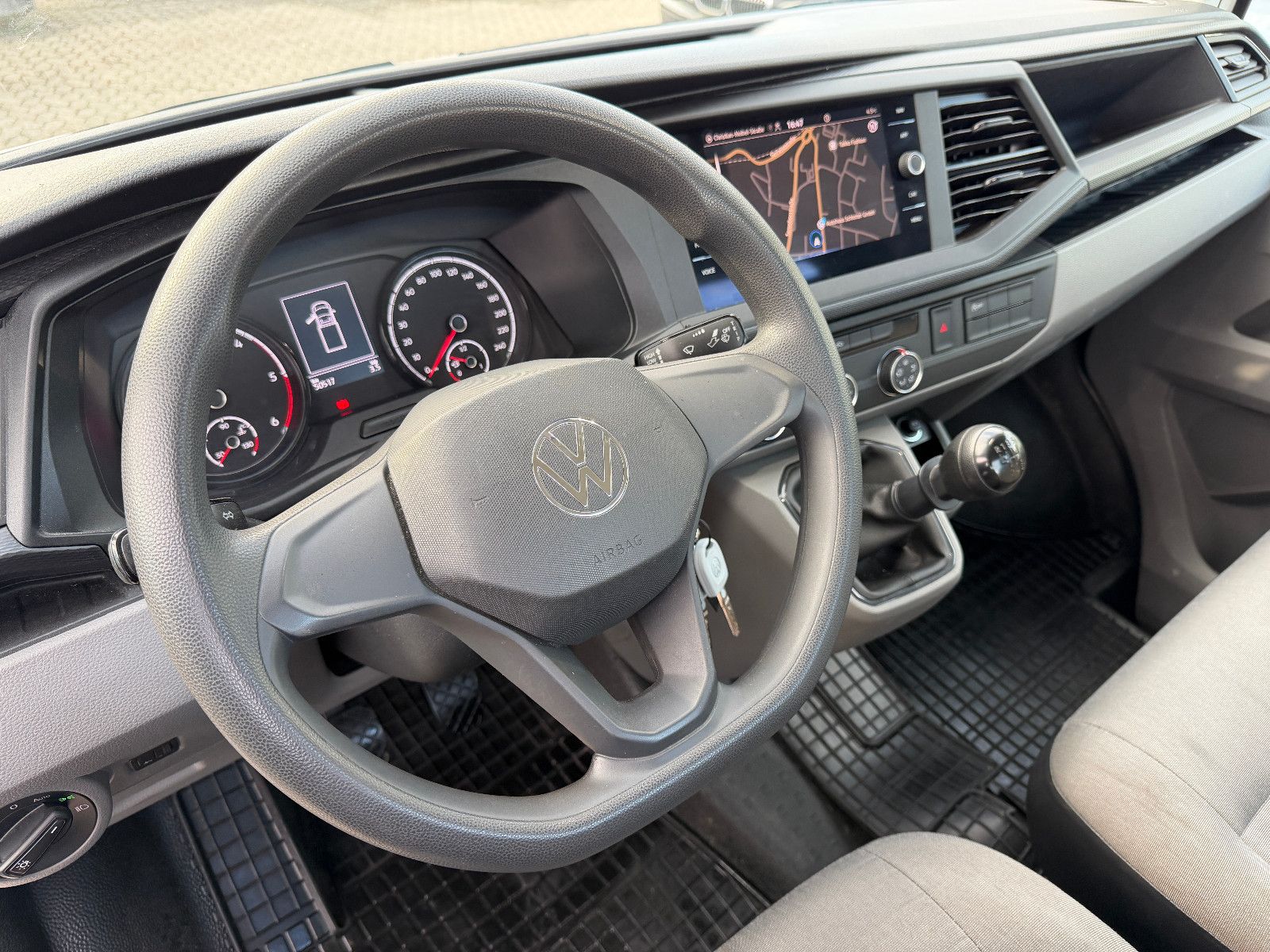 Fahrzeugabbildung Volkswagen T6.1 Transporter Pritsche//APPLE-CAR/NAVI/